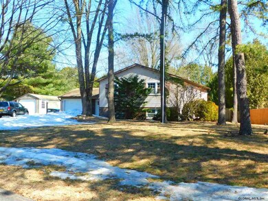 6 Stuyvesant Ct, Ballston Spa, NY 12020 - photo 2