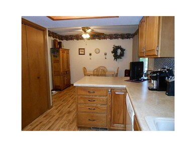 Eat-in Kitchen.