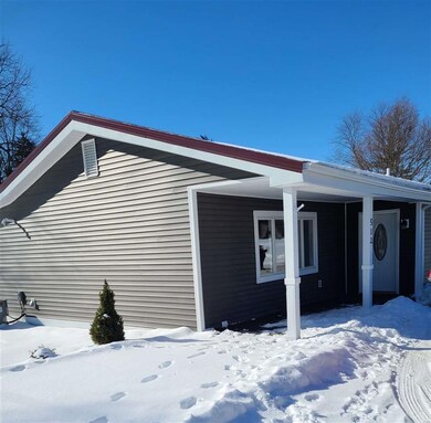 512 E 3rd St, Warren, IN 46792 - photo 2