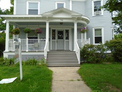 755 Pleasant St unit 3, Worcester, MA 01602 - photo 2