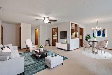 Spacious 1st floor condo. *virtual staging*