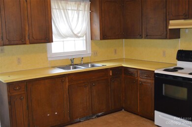 221 N Kelly St unit 2, Statesville, NC 28677 - photo 4