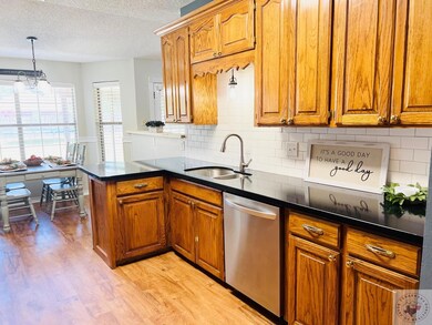 128 Eastline Rd, Wake Village, TX 75501 - photo 7