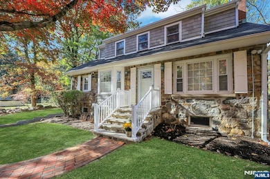 103 E Mahwah Rd, Mahwah, NJ 07430 - photo 2