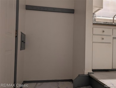 679 Linda Vista Dr, Pontiac, MI 48342 - photo 7