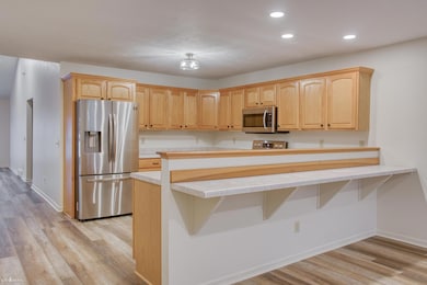 914 Chipman Ln, Owosso, MI 48867 - photo 2