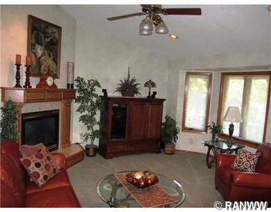 3215 Leslie Ln, Eau Claire, WI 54703 - photo 5