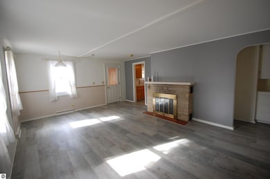 137 Fremont St, West Branch, MI 48661 - photo 5