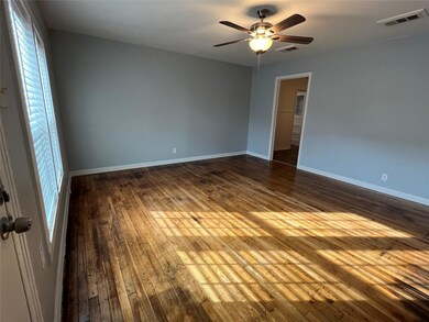 305 W Acheson St, Denison, TX 75020 - photo 2