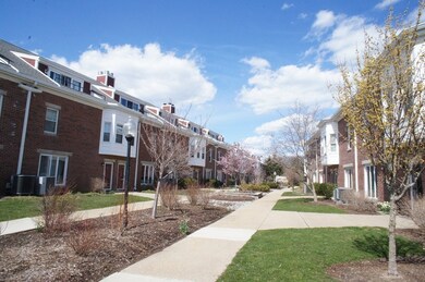 158 Quincy Shore Dr unit 90, Quincy, MA 02171 - photo 3