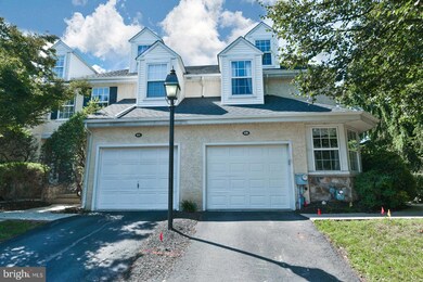 806 Coventry Pointe Ln, Pottstown, PA 19465 - photo 2