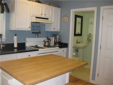 15 Hedge St, Fairhaven, MA 02719 - photo 5