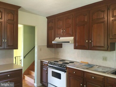 2922 Jefferson Dr, Chambersburg, PA 17201 - photo 4