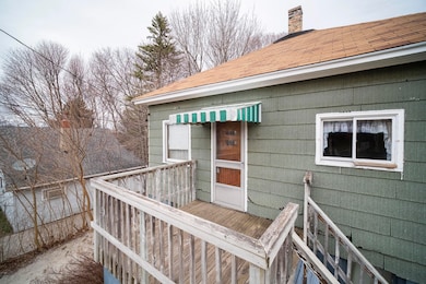 521 Hancock St, Manistee, MI 49660 - photo 5