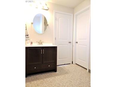 613 SW Monroe St, Sheridan, OR 97378 - photo 5