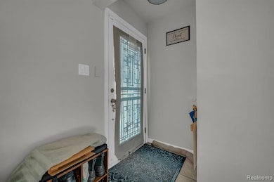 24880 Warrington Ave, Eastpointe, MI 48021 - photo 4