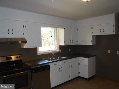 155 Linwood Dr, Chambersburg, PA 17202 - photo 7