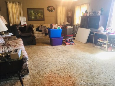 410 W Cherokee Ave, Chouteau, OK 74337 - photo 6