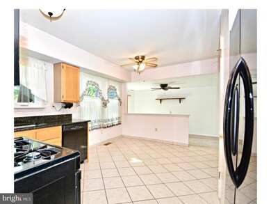 439 Dorchester Ln, Perkasie, PA 18944 - photo 5