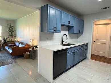 8538 Forum Dr, Houston, TX 77055 - photo 4