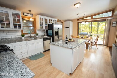 330 Surrey Dr, Hawley, PA 18428 - photo 6