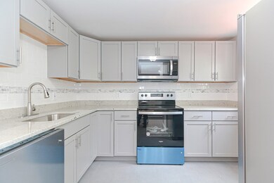 31 Pierpont St unit 4, Peabody, MA 01960 - photo 4