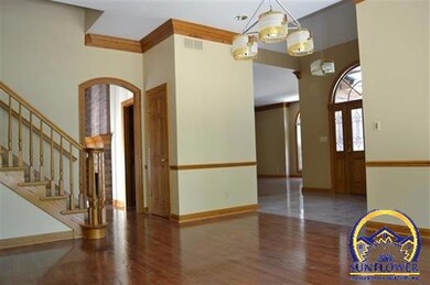 3806 SW Clarion Park Dr, Topeka, KS 66610 - photo 2