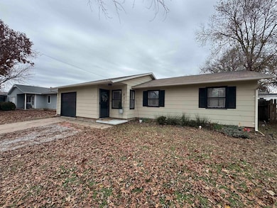 621 N Douglas St, Wellington, KS 67152 - photo 3