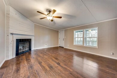 221 Country Side Ct, Springtown, TX 76082 - photo 6