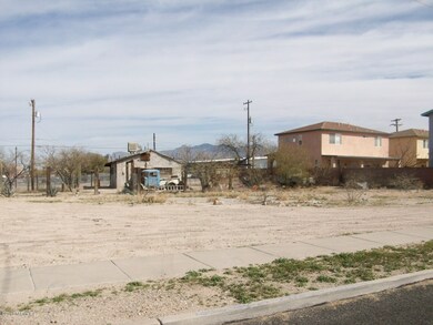 26th St Lot 10 next door