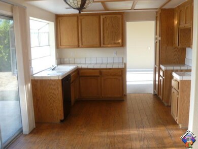 3049 Sabre St, Rosamond, CA 93560 - photo 7