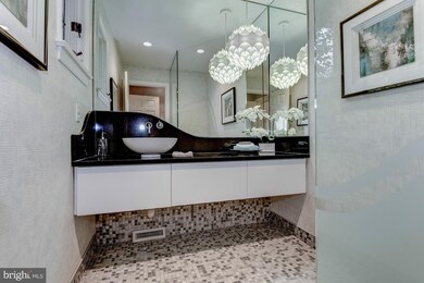 9609 Weathered Oak Ct, Bethesda, MD 20817 - photo 7