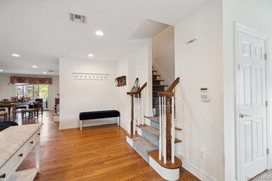 47 Syosset Cir, Syosset, NY 11791 - photo 7