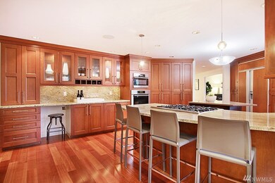 5710 W Mercer Way, Mercer Island, WA 98040 - photo 7