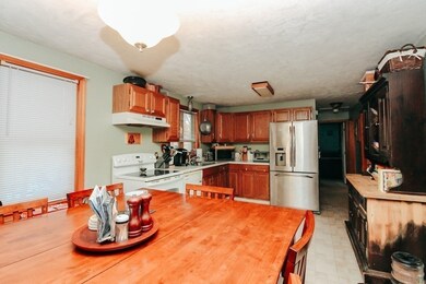 9 Thornapple Cir, Rutland, MA 01543 - photo 6