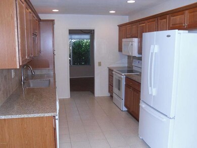 FRENCH DOOR REFRIGERATOR