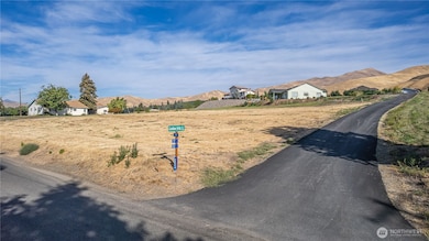 37 Golden Hills Ln, Wenatchee, WA 98801 - photo 2