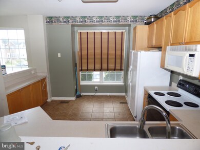 7142 Ladd Cir, Frederick, MD 21703 - photo 3