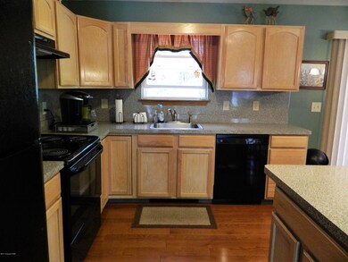 2088 Candlewood Dr, East Stroudsburg, PA 18301 - photo 2