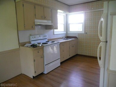 306 Eddie St, Galien, MI 49113 - photo 3