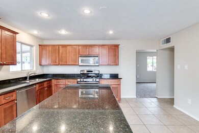 1433 E El Camino Dr, Phoenix, AZ 85020 - photo 5