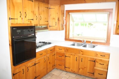 53 Old Sunderland Rd, Montague, MA 01351 - photo 5