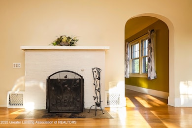 2615 Wayburn Rd, Lansing, MI 48910 - photo 2