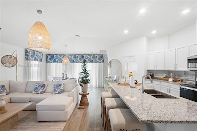 915 Overpool Ave, Davenport, FL 33896 - photo 3