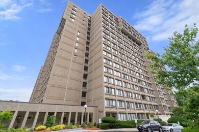 250 Hammond Pond Pkwy unit PH5N, Chestnut Hill, MA 02467 - photo 2