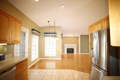 909 15 1 2 Ave SE, Minot, ND 58701 - photo 4