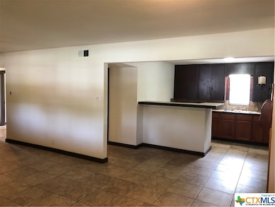 702 Chicago St, San Marcos, TX 78666 - photo 6