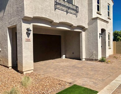 50 - Carport +2 Car Garage