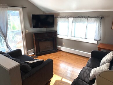 21 Pope St unit 2, Newport, RI 02840 - photo 3