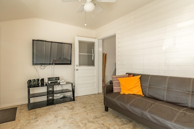 1315 Laird SA DMRE Large-
